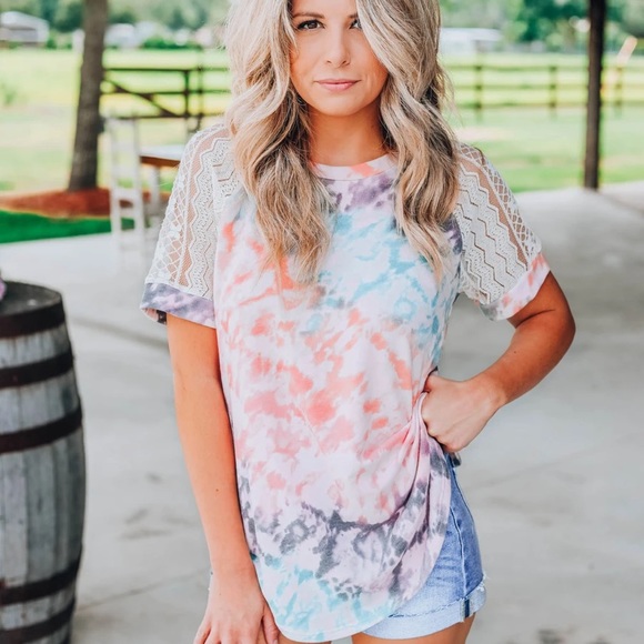 NWT Tie Dye Top with Lace Sleeves sz small - Picture 1 of 3
